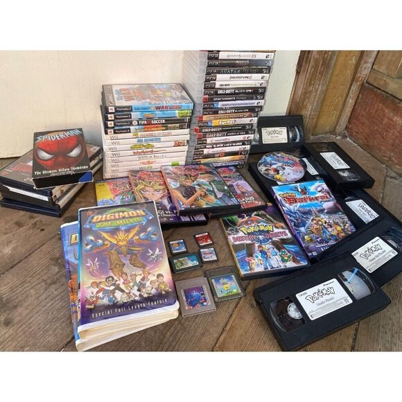Huge Video Game & Collectibles Lot - Pokémon, Nintendo, Wii, PS2, Spiderman, etc - Picture 9 of 12